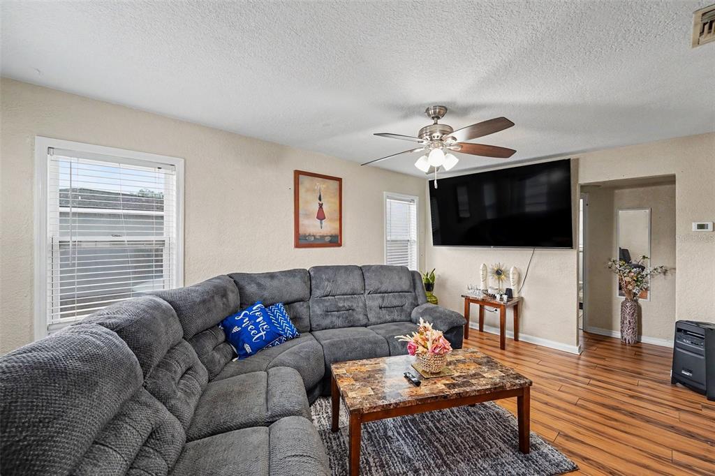 1464 Druid Road Clearwater, FL 33756 - Photo 5 of 26