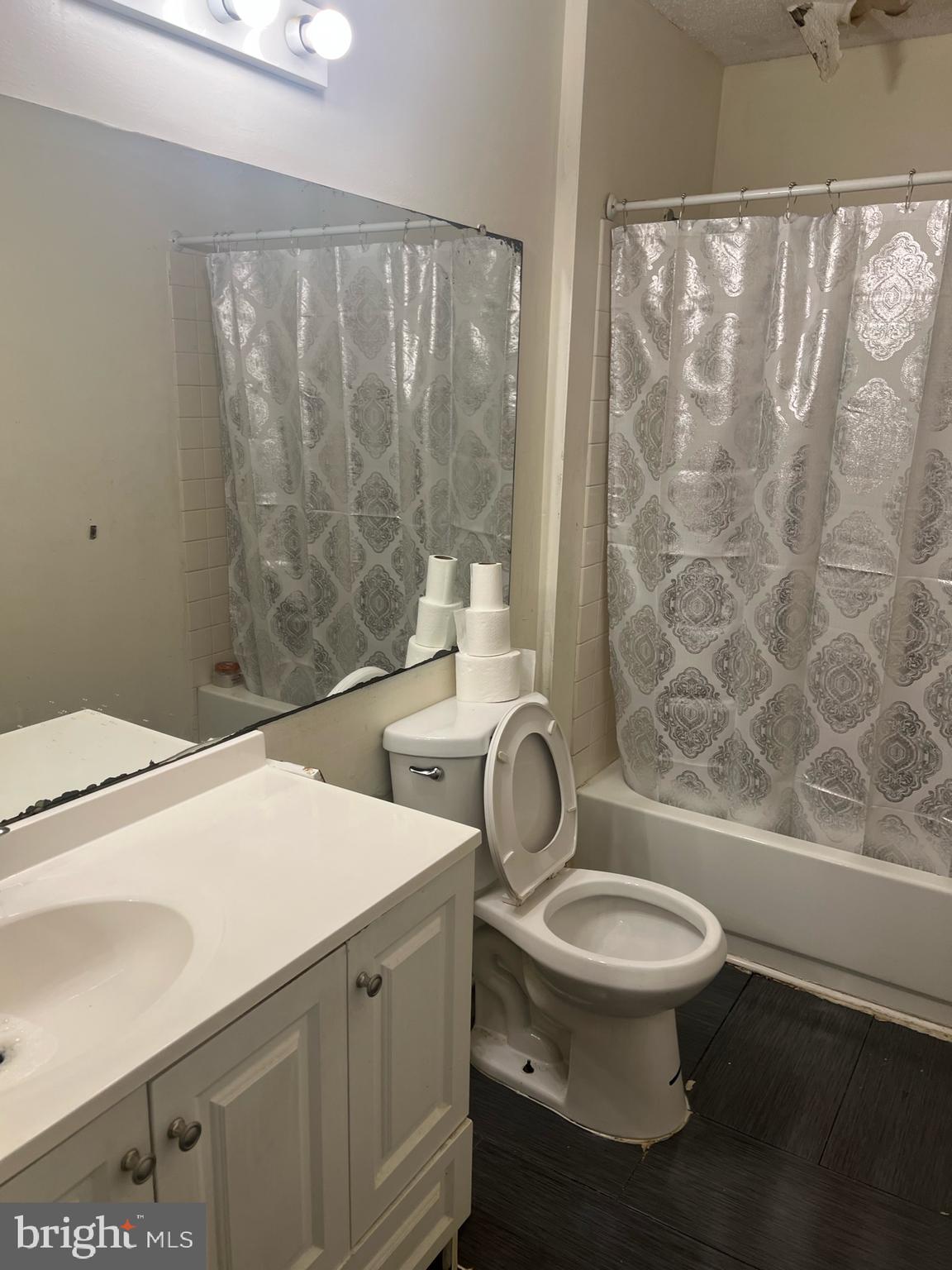 229 Colonial Court Absecon, NJ 08205 - Photo 5 of 10 Full Bathroom