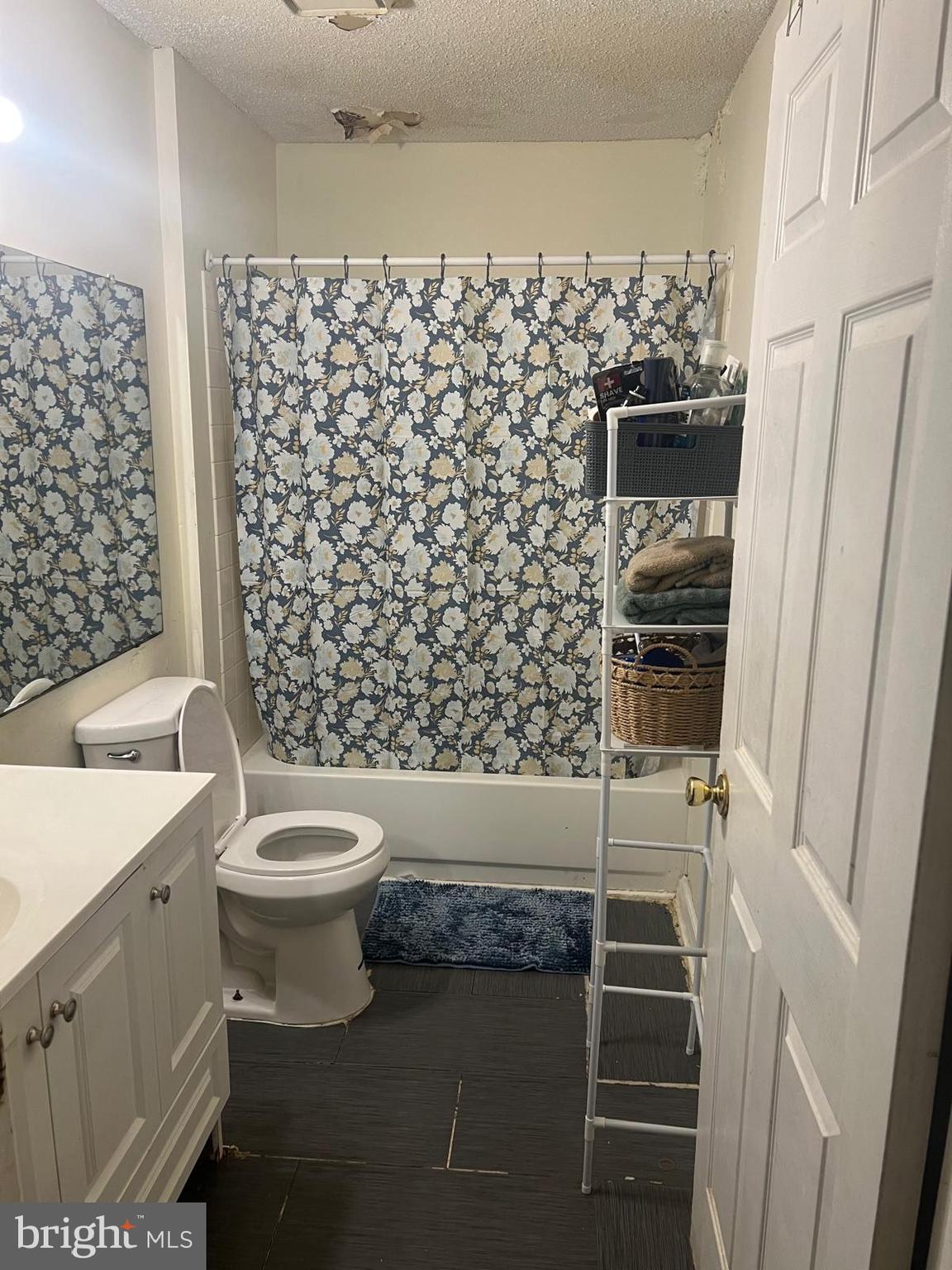229 Colonial Court Absecon, NJ 08205 - Photo 6 of 10 Full Bathroom