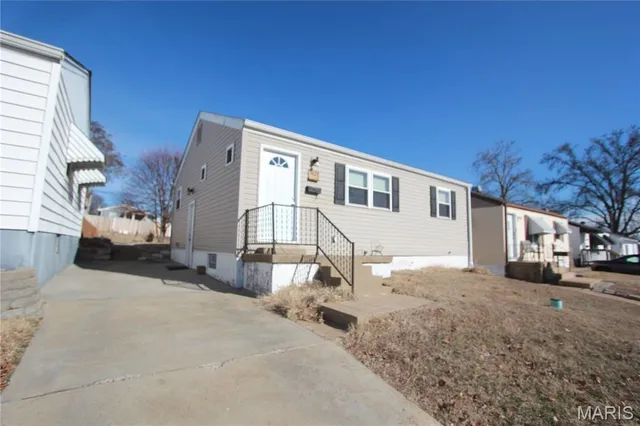 $1,200 | 3623 Steins Street, St. Louis, MO 63116
