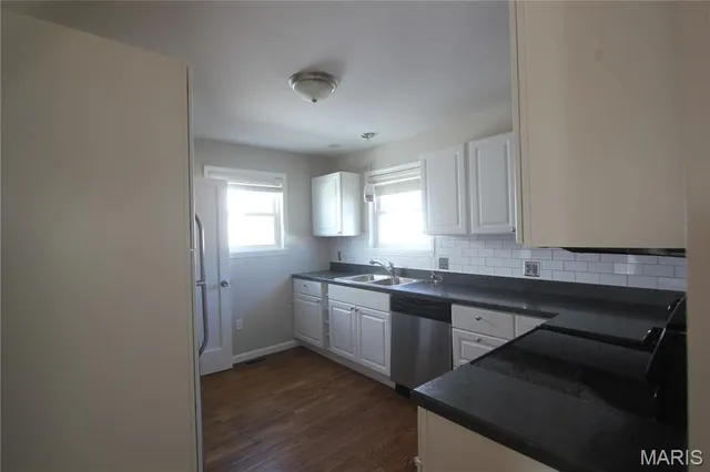 $1,200 | 3623 Steins Street, St. Louis, MO 63116