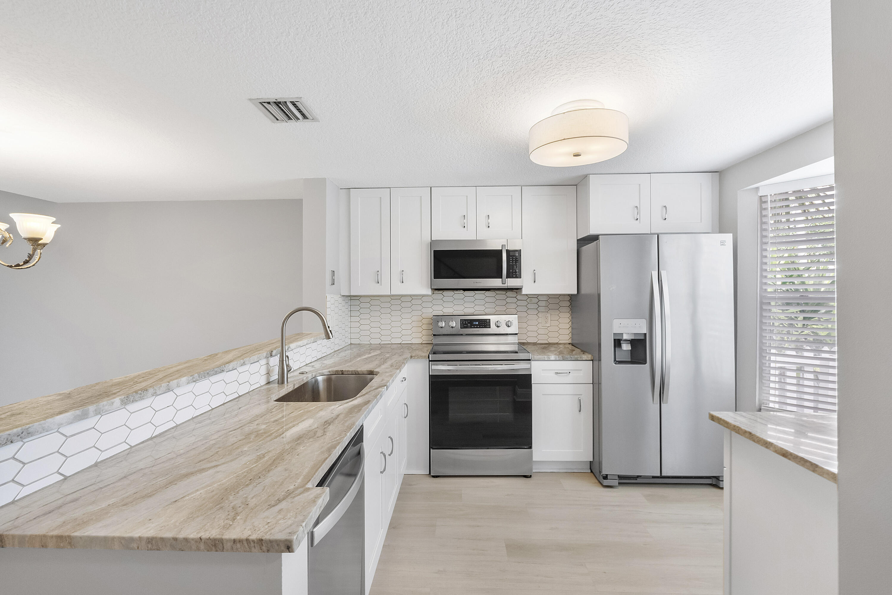 185 Sw 3rd St_008