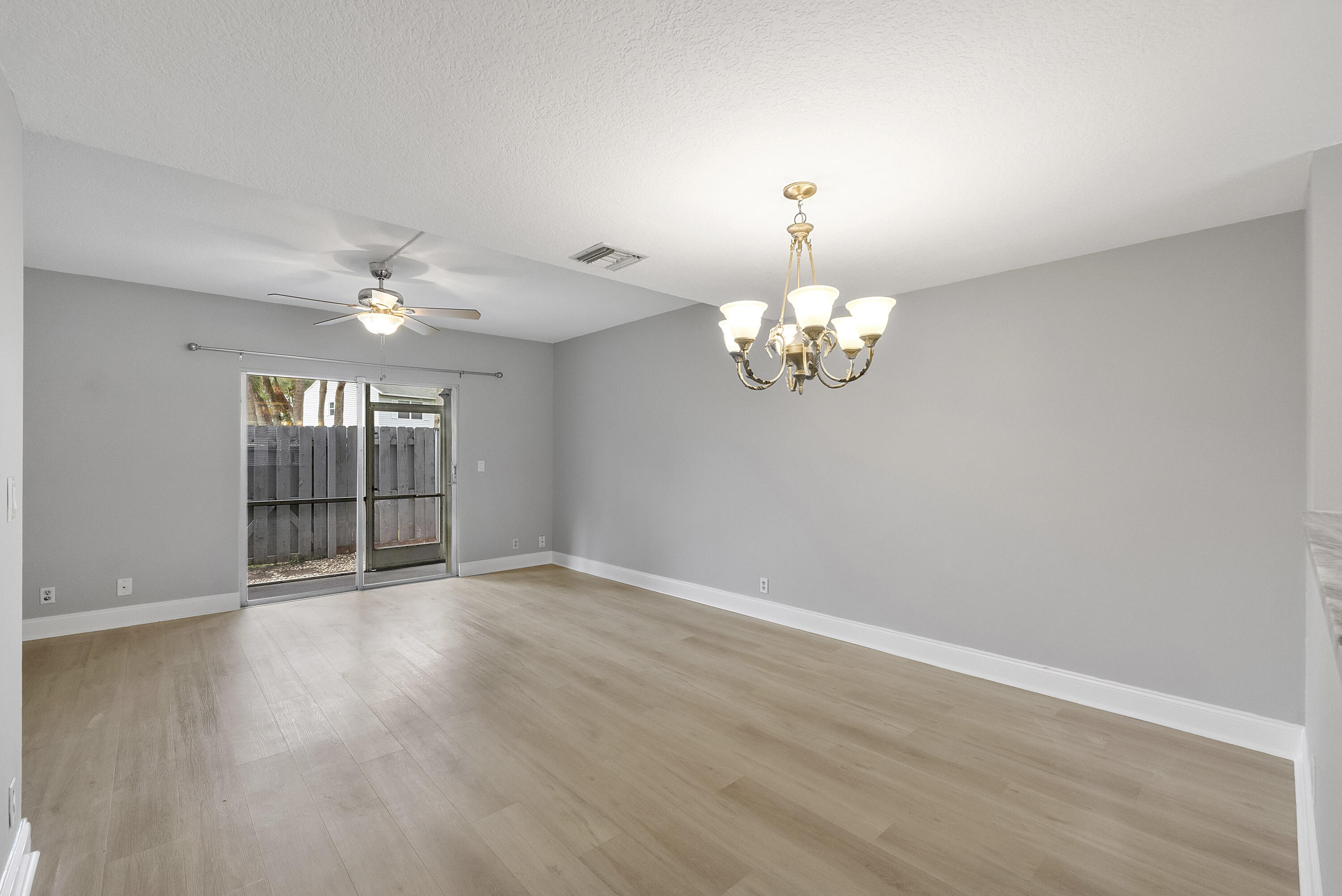 185 Southwest 3rd Street Pompano Beach, FL 33060 - Photo 11 of 77 185 Sw 3rd St_012