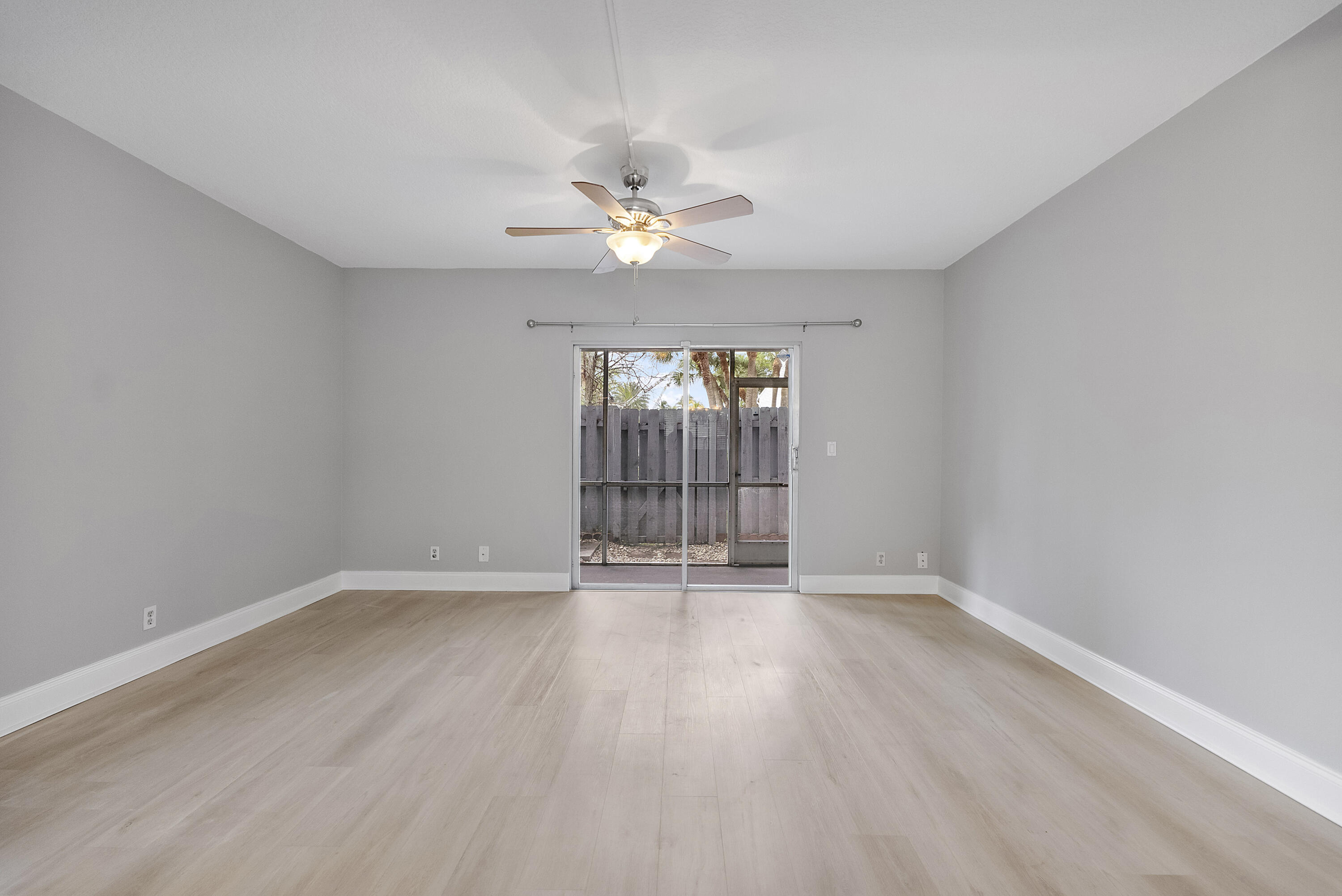 185 Southwest 3rd Street Pompano Beach, FL 33060 - Photo 13 of 77 185 Sw 3rd St_016