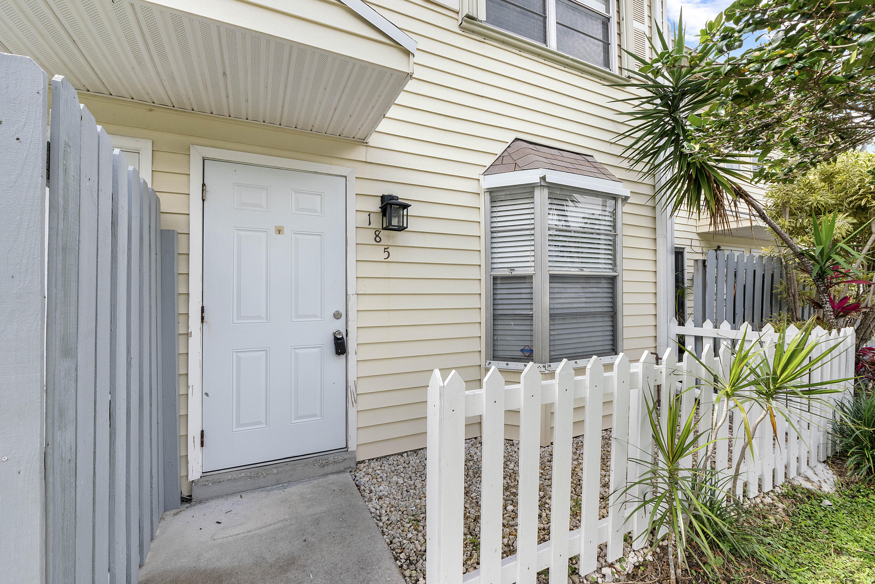 185 Southwest 3rd Street Pompano Beach, FL 33060 - Photo 5 of 77 185 Sw 3rd St_004