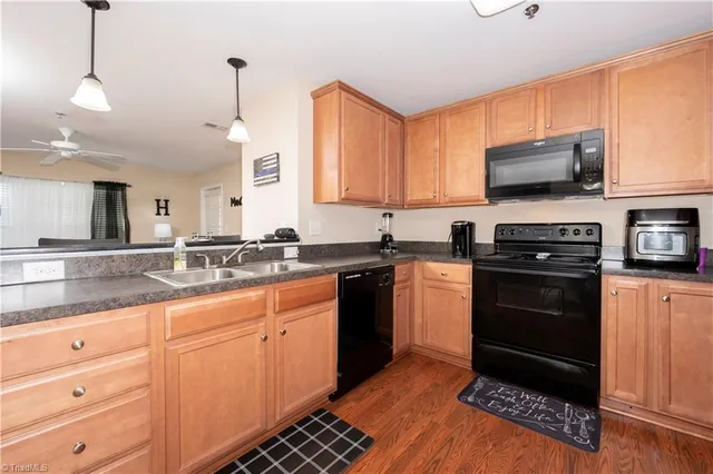 $1,325 | 4757 Tatton Park Circle, Unit 1A, Winston-Salem, NC 27103