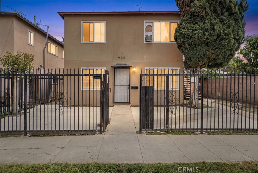 904 South Bullis Road Compton, CA 90221 - Photo 1 of 21