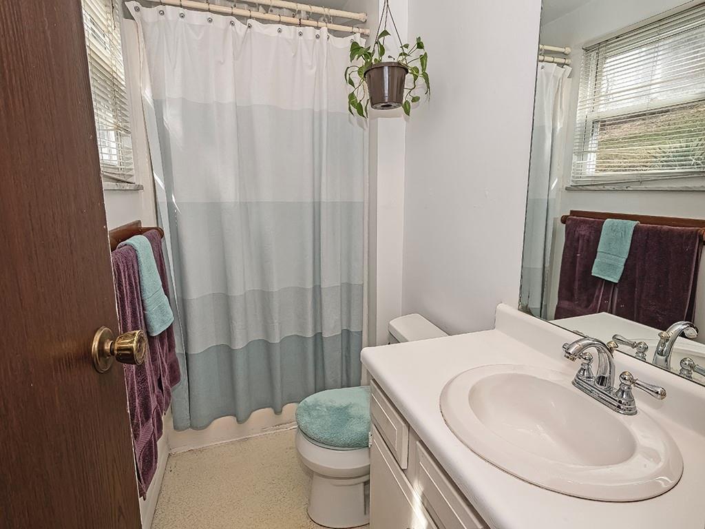 96 Buckhill Road Pittsburgh, PA 15237 - Photo 12 of 19 Gallery Image 12