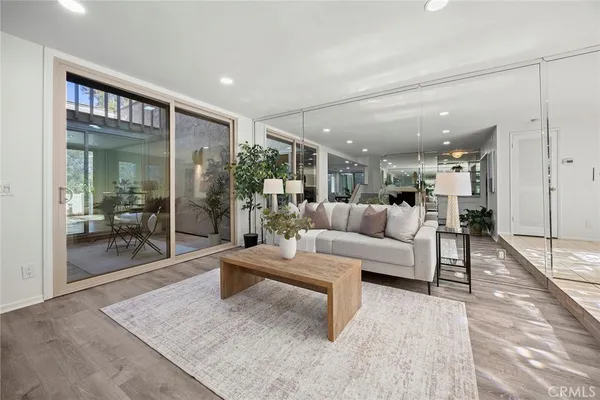 $949,000 | 6515 Círculo Dali, Anaheim, CA 92807