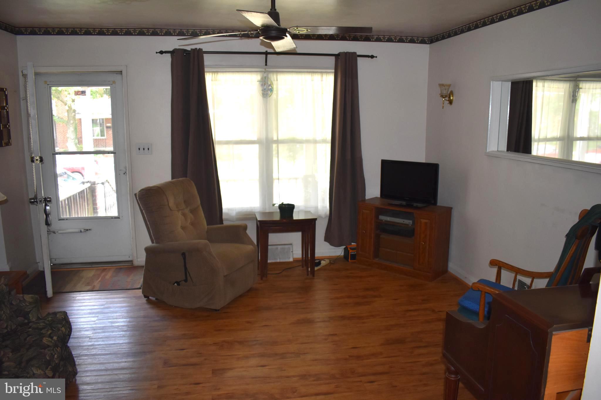 616 Brisbane Road Baltimore, MD 21229 - Photo 2 of 14