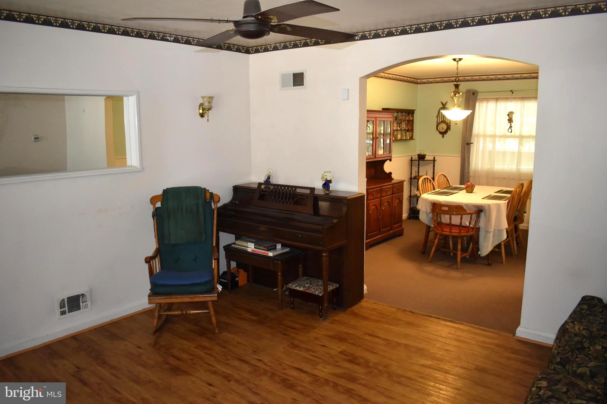 616 Brisbane Road Baltimore, MD 21229 - Photo 4 of 14