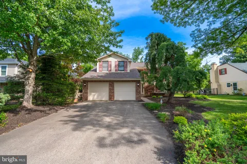 $875,000 | 890 Village Circle, Blue Bell, PA 19422