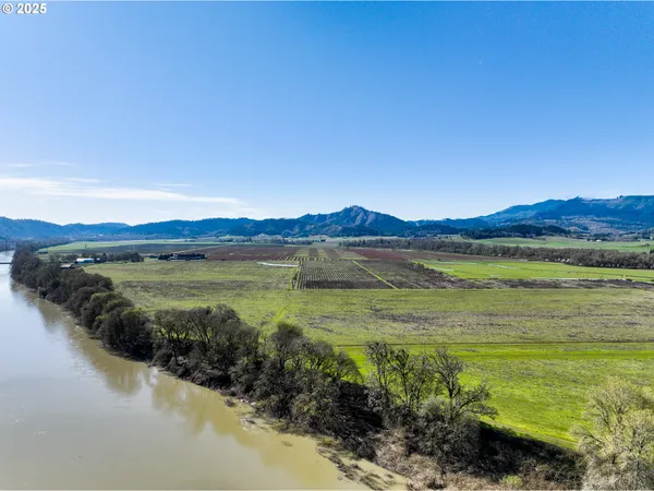 $3,500,000 | 687 Hubbard Creek Road, Umpqua, OR 97486
