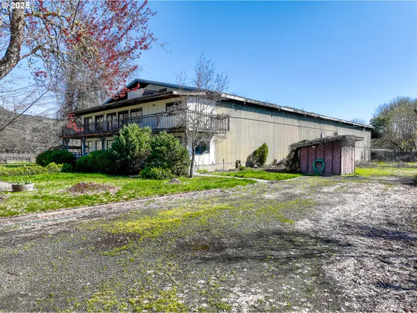 $3,500,000 | 687 Hubbard Creek Road, Umpqua, OR 97486