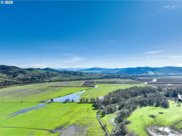 $3,500,000 | 687 Hubbard Creek Road, Umpqua, OR 97486