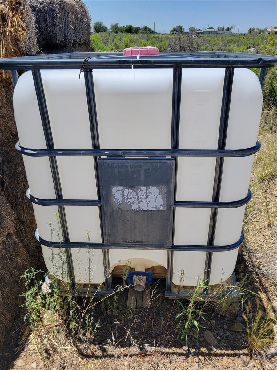 6185 Hart Road Alamosa, CO 81101 - Photo 12 of 19 a close view of sink