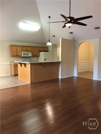 $2,400 | 15 Ledgestone Lane, Savannah, GA 31419