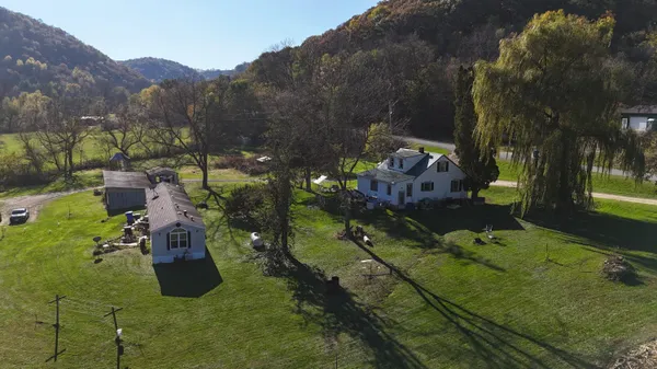 $1,999,900 | 44467 Dakota Valley Drive, Dakota, MN 55925