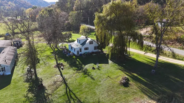 $1,999,900 | 44467 Dakota Valley Drive, Dakota, MN 55925