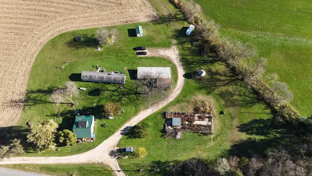 $1,999,900 | 44467 Dakota Valley Drive, Dakota, MN 55925