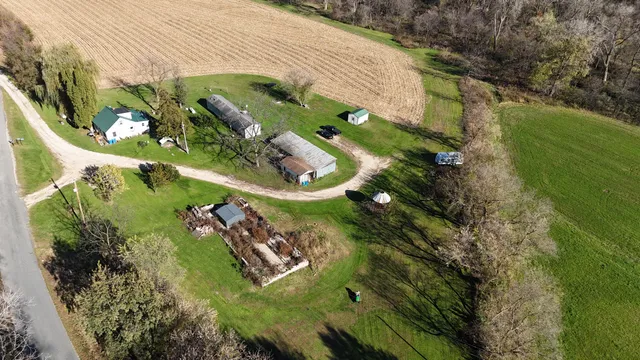 $1,999,900 | 44467 Dakota Valley Drive, Dakota, MN 55925