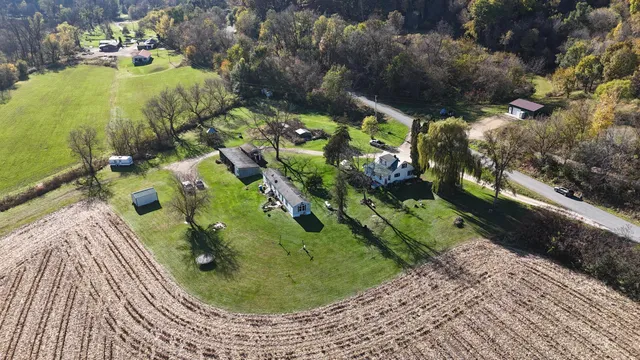 $1,999,900 | 44467 Dakota Valley Drive, Dakota, MN 55925