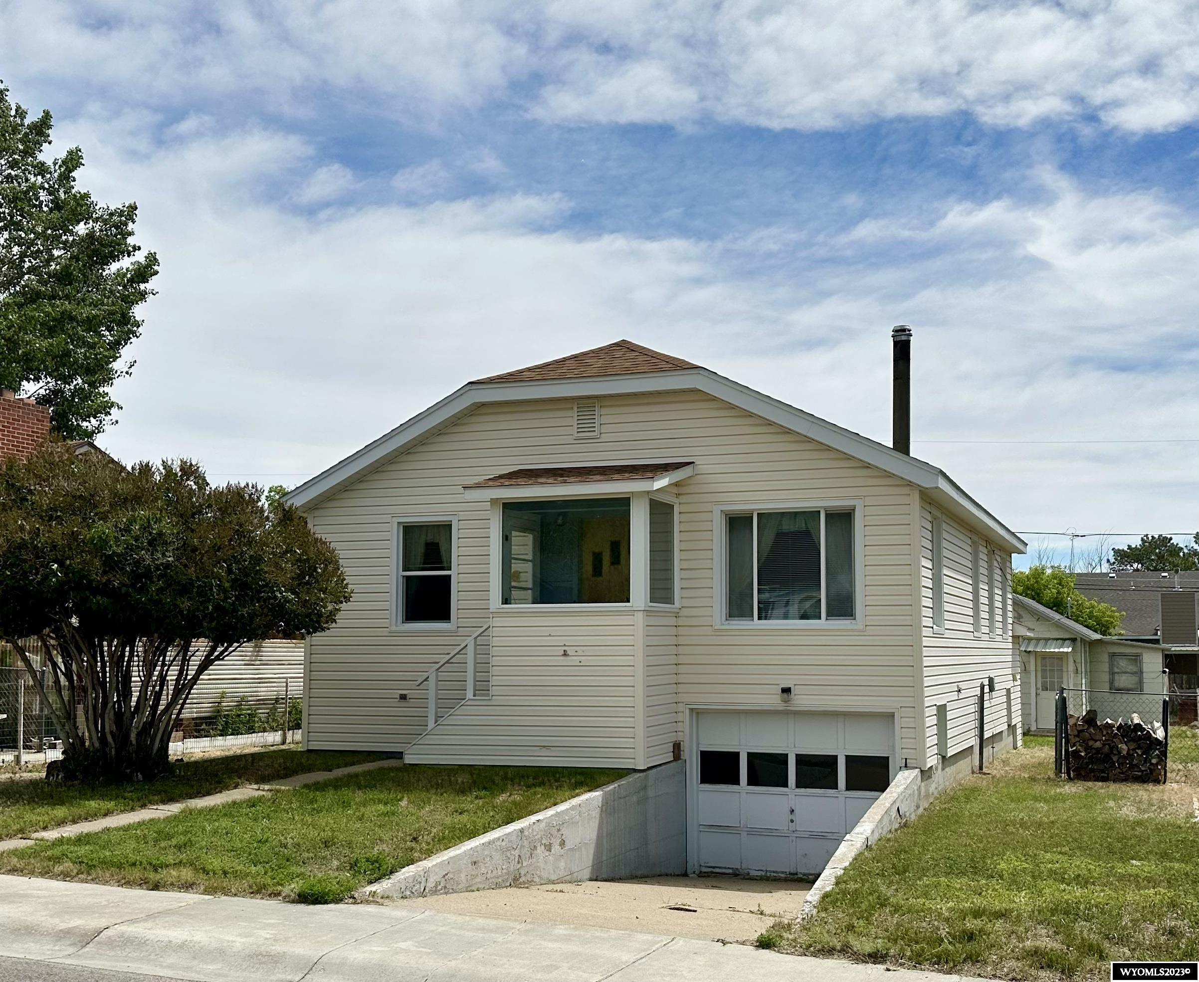 913 8th Street Rawlins, WY 82301 - Photo 1 of 1