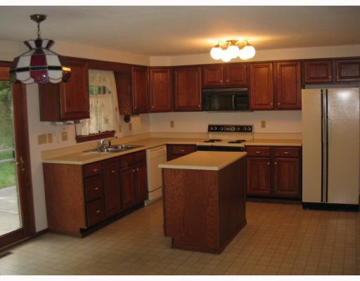 394 Richard Road Wexford, PA 15090 - Photo 4 of 8 Kitchen.