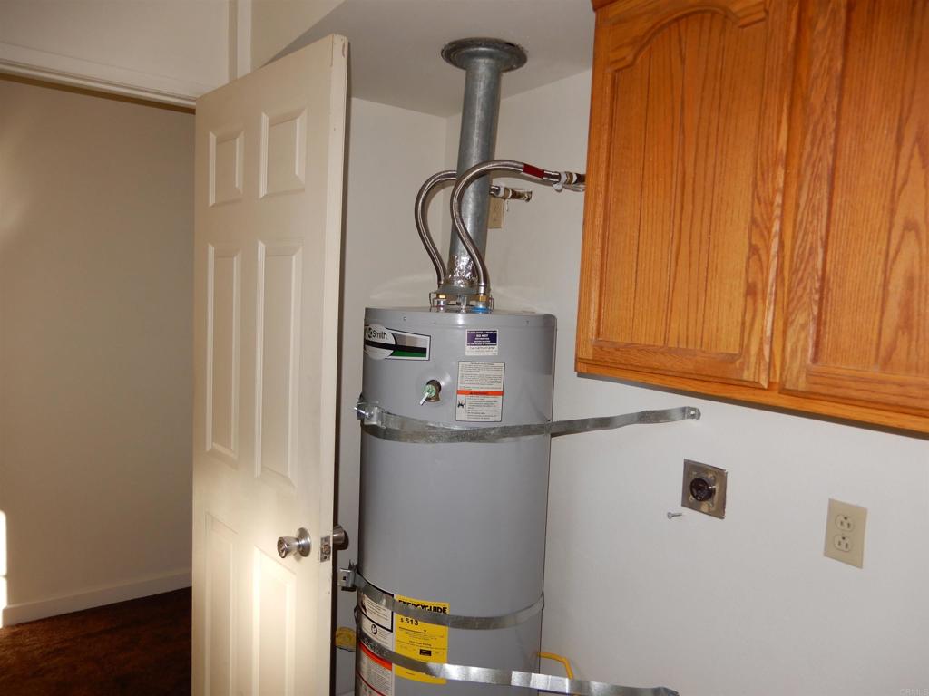 24368 Del Amo Road Ramona, CA 92065 - Photo 30 of 30 Laundry room