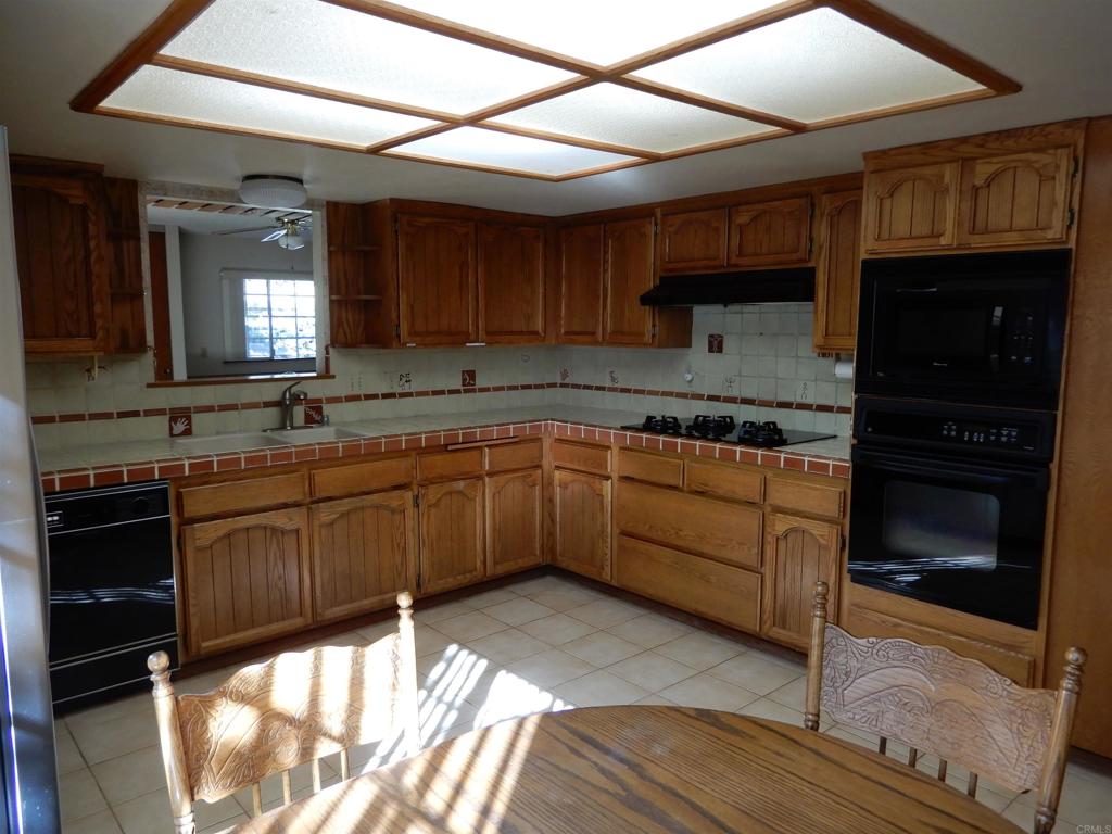 24368 Del Amo Road Ramona, CA 92065 - Photo 7 of 30