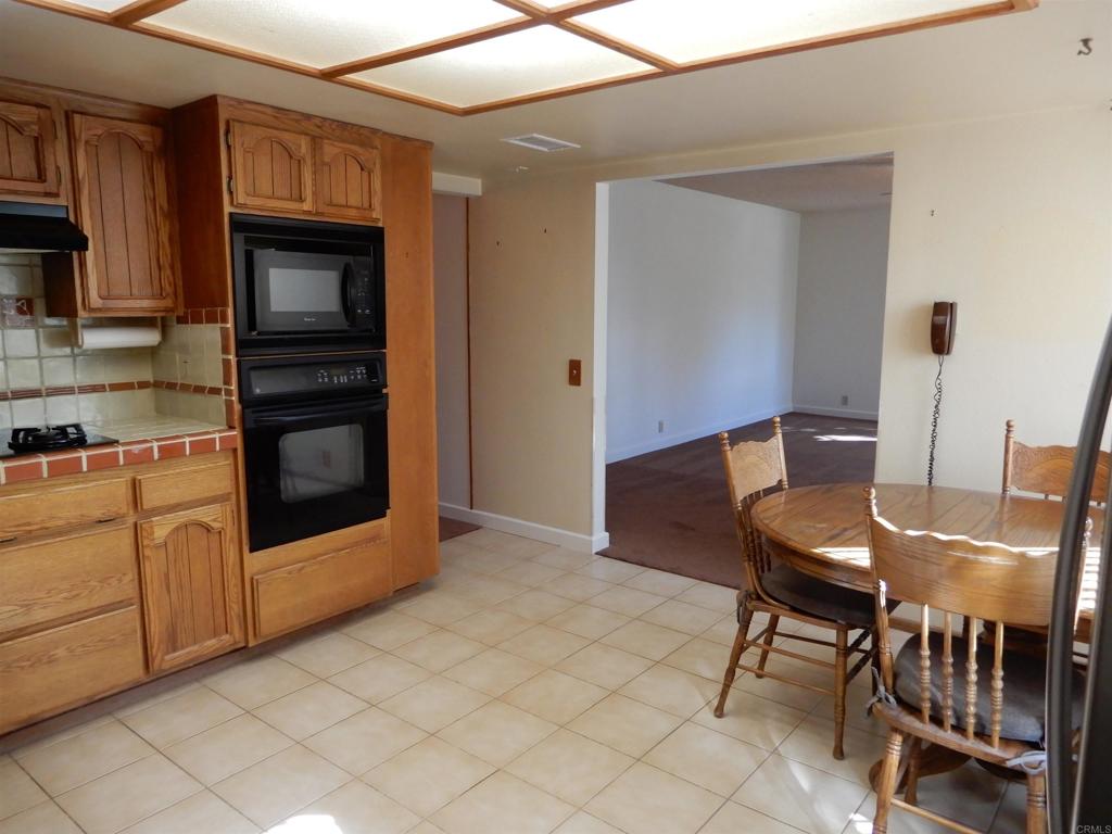 24368 Del Amo Road Ramona, CA 92065 - Photo 10 of 30