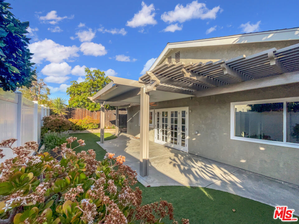 22421 Rippling Lake Forest, CA 92630 - Photo 15 of 23