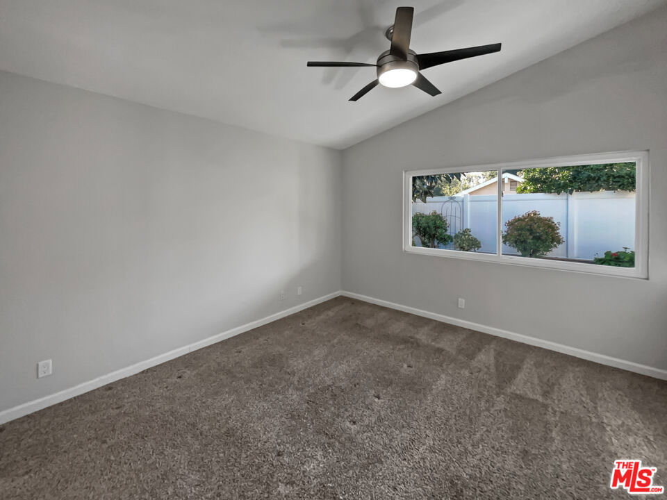 22421 Rippling Lake Forest, CA 92630 - Photo 5 of 23