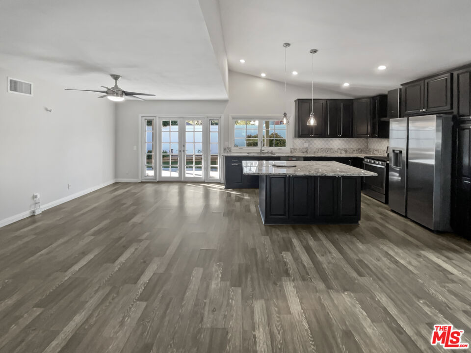 22421 Rippling Lake Forest, CA 92630 - Photo 10 of 23