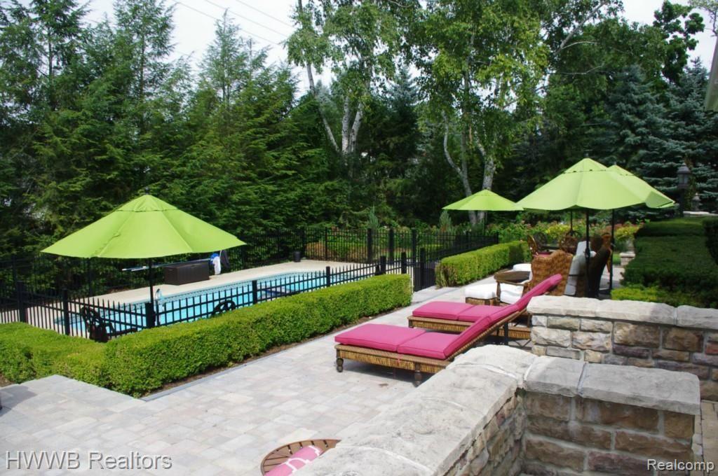 1173 Covington Road Bloomfield Hills, MI 48301 - Photo 20 of 27 Gorgeous Backyard