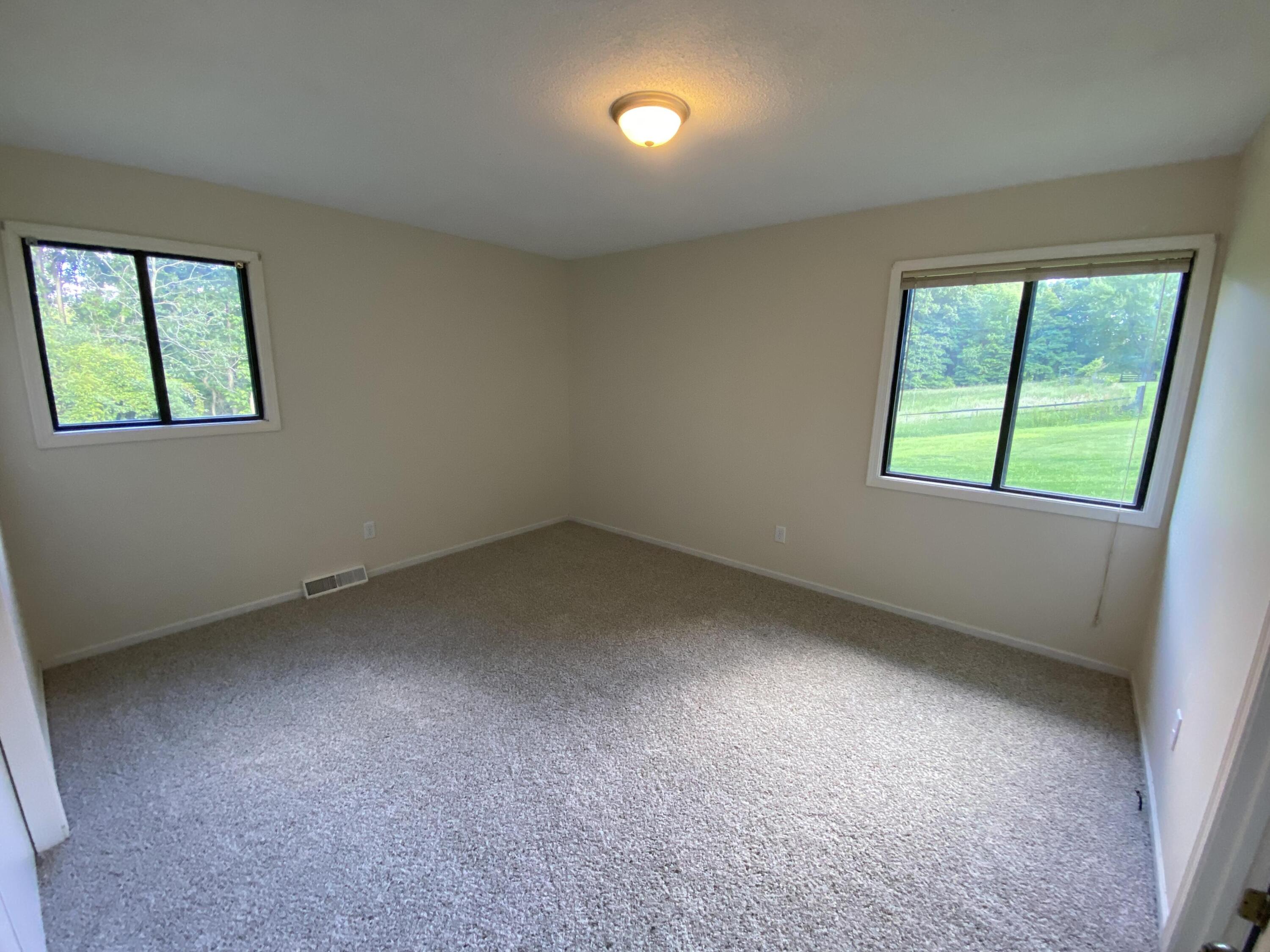 11229 West Snows Lake Road Greenville, MI 48838 - Photo 4 of 27 04_beyc6a3fcd161d157