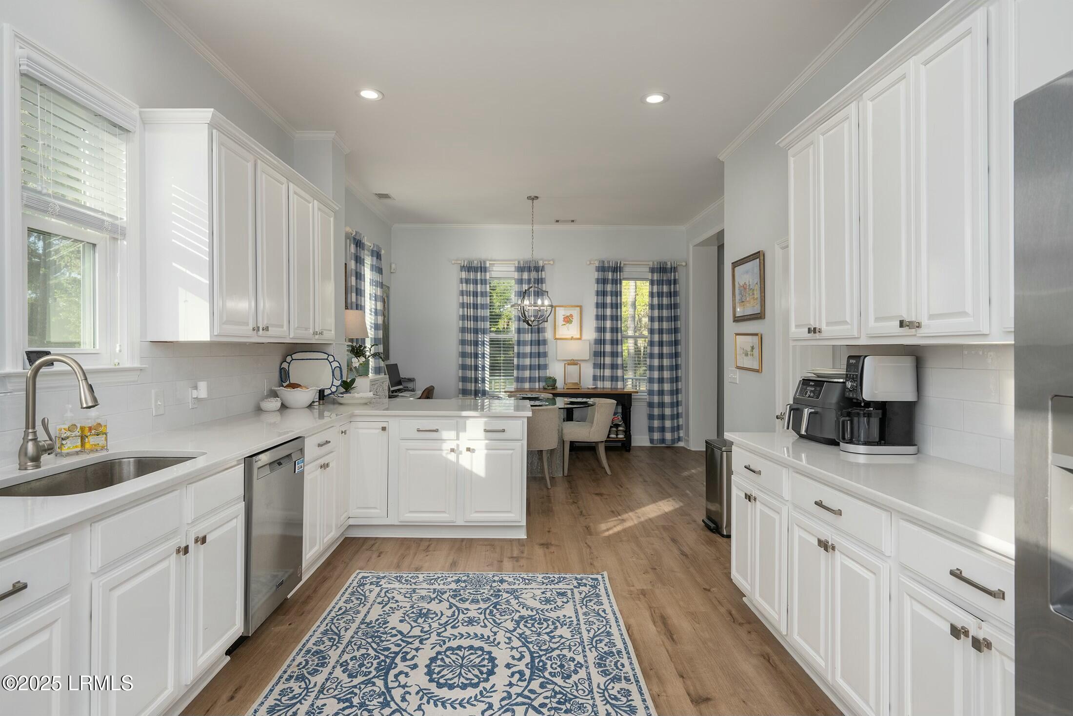 277 Pleasant Point Drive Beaufort, SC 29907 - Photo 14 of 46 Large Kitchen
