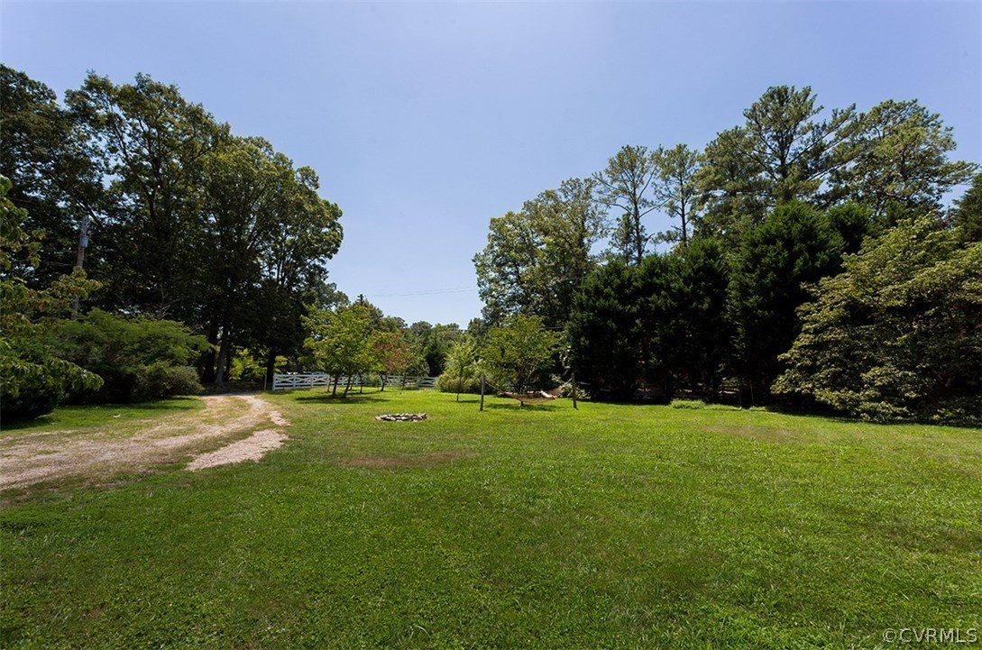 7110 Cherokee Road Richmond, VA 23225 - Photo 46 of 47 Rear lawn- the home is situated on 3/4 acre in the