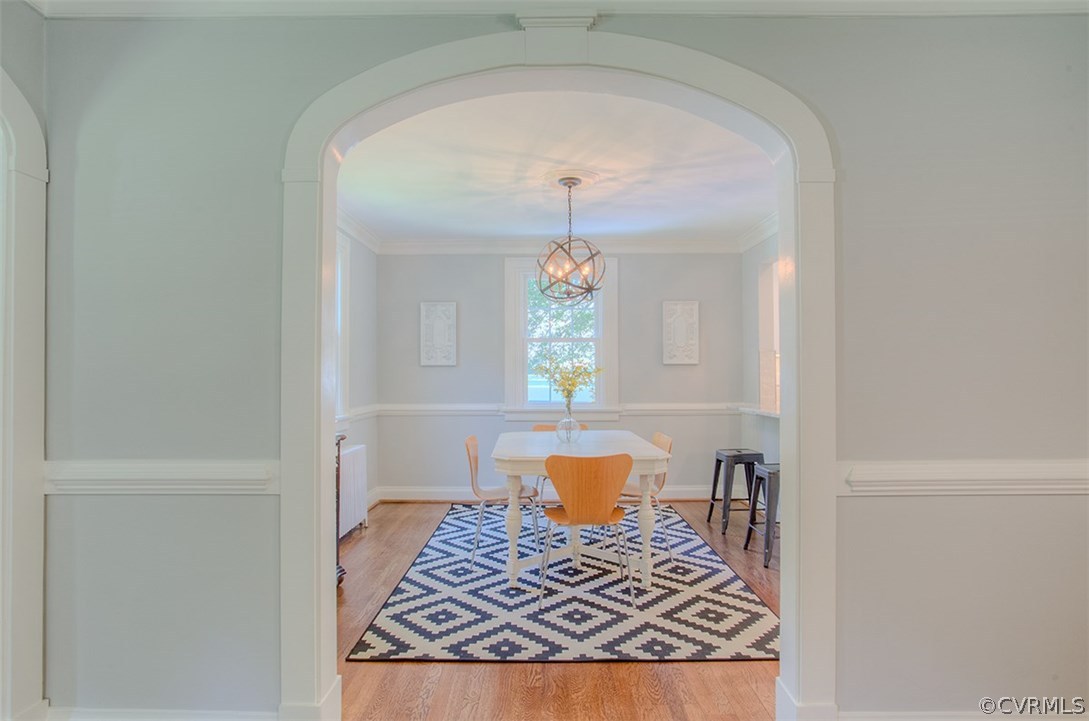 7110 Cherokee Road Richmond, VA 23225 - Photo 8 of 47 Beautiful arched entryway to the dining room with