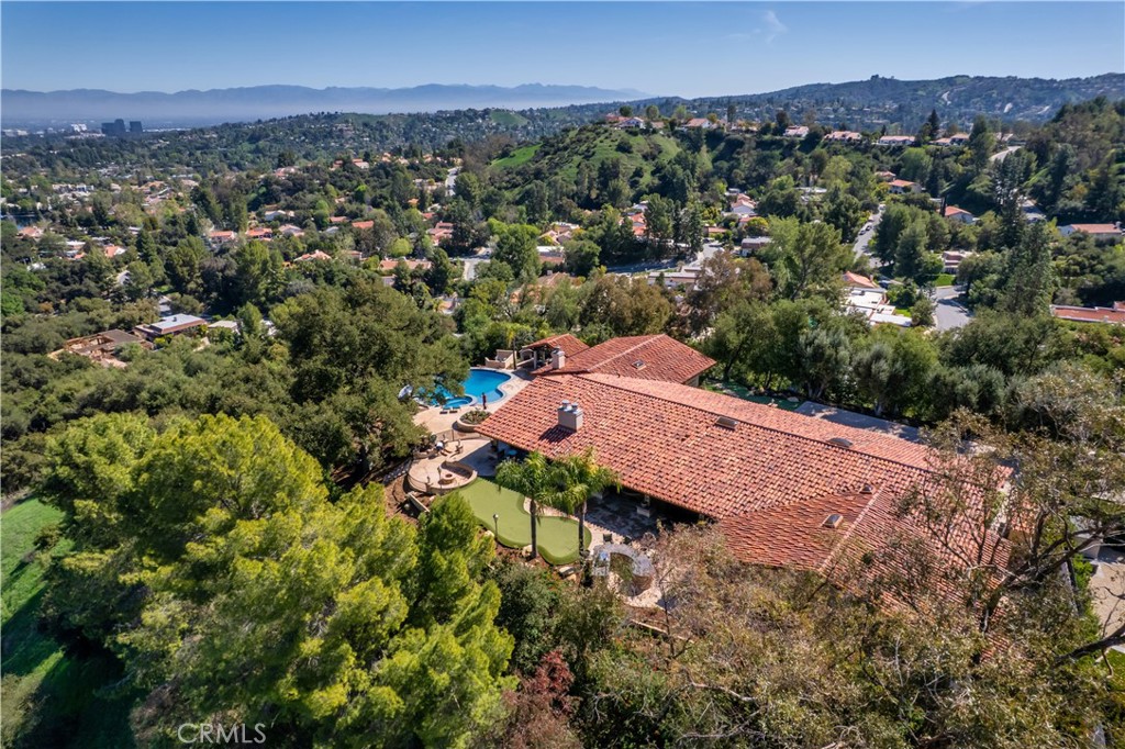 23815 Park Belmonte Calabasas, CA 91302 - Photo 23 of 35