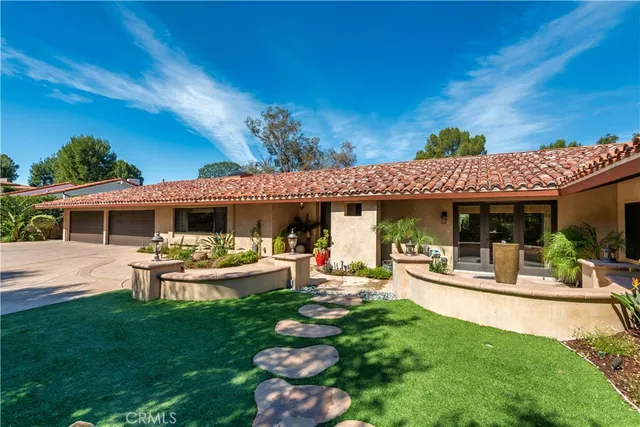 $4,195,000 | 23815 Park Belmonte, Calabasas, CA 91302