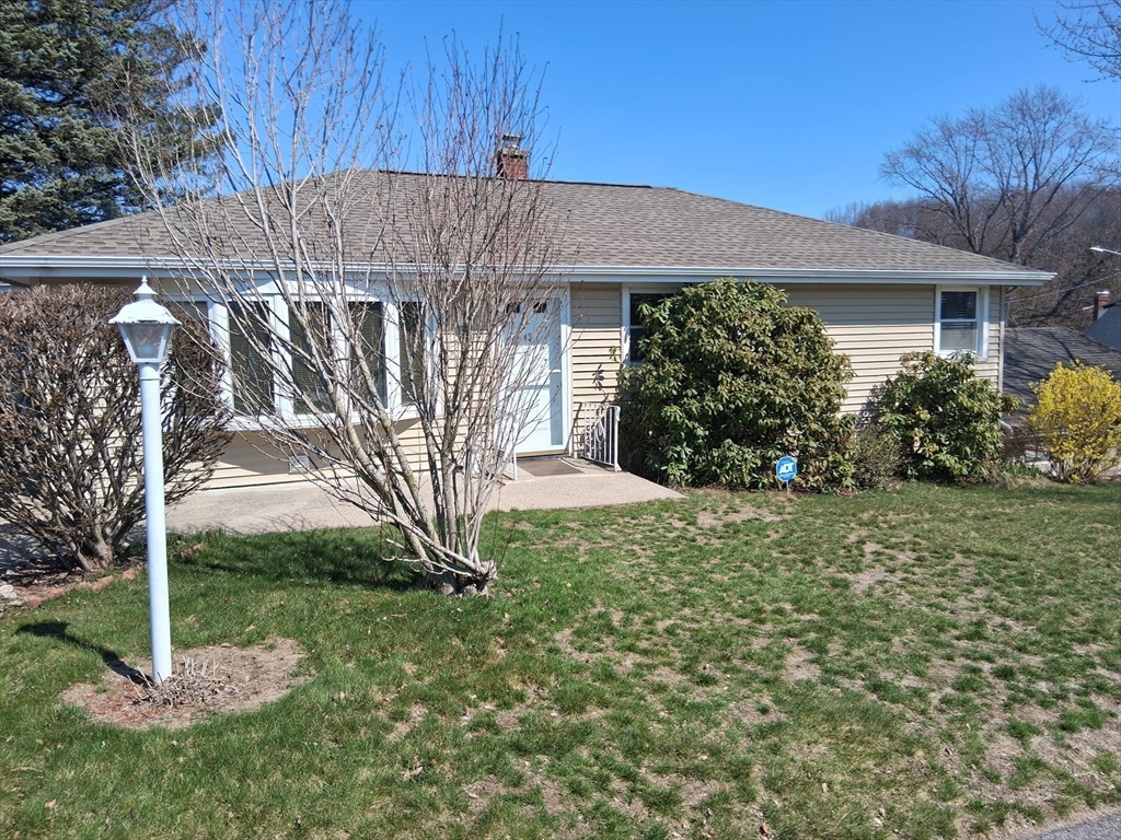 43 Robin Road Worcester, MA 01604 - Photo 2 of 31
