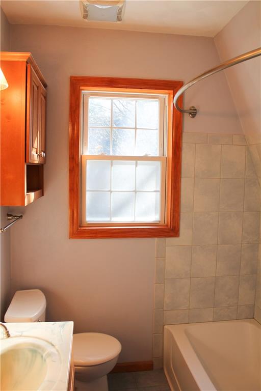 10 Newport Road Pittsburgh, PA 15221 - Photo 18 of 23 Gallery Image 18