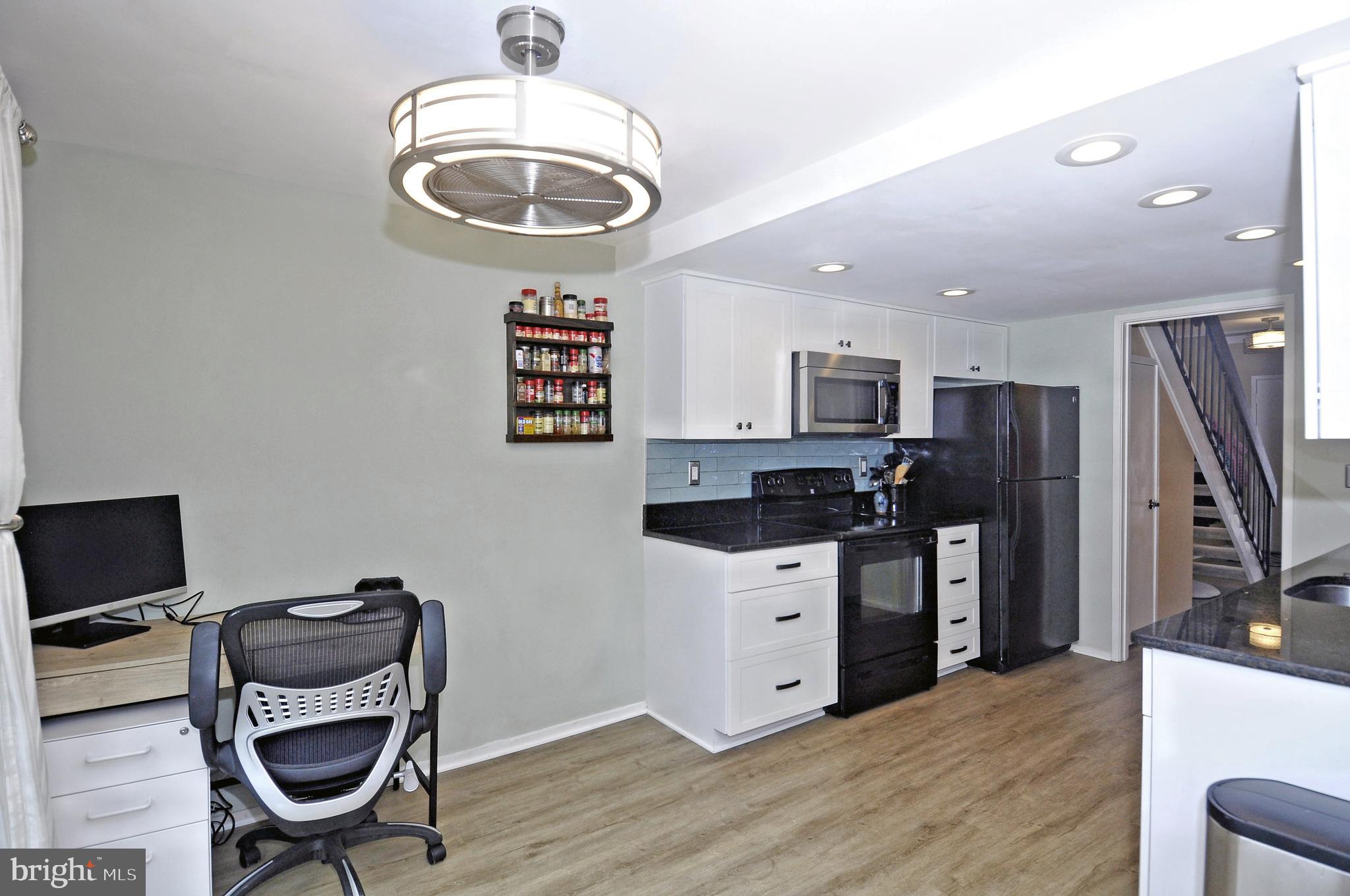 2245 Wheelwright Court Reston, VA 20191 - Photo 16 of 38 Breakfast area w/ upgraded ceiling fan