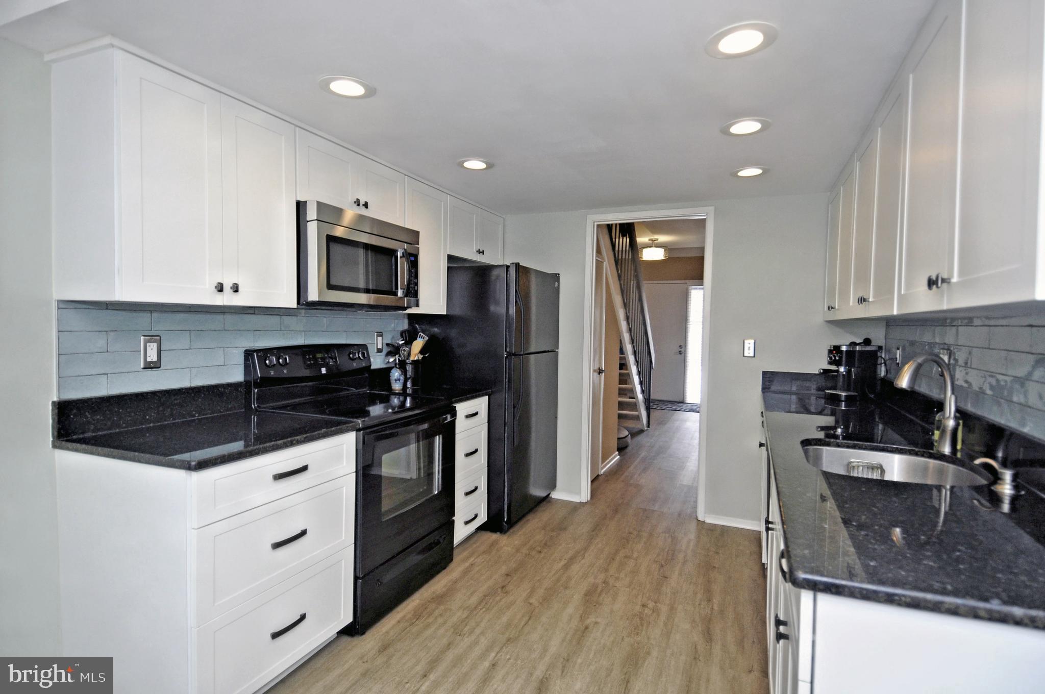 2245 Wheelwright Court Reston, VA 20191 - Photo 7 of 38 Updated Kitchen w/ granite