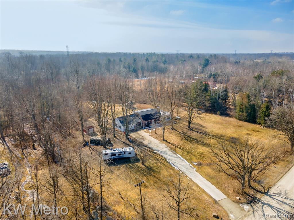 8665 Meskill Road Columbus, MI 48063 - Photo 7 of 55