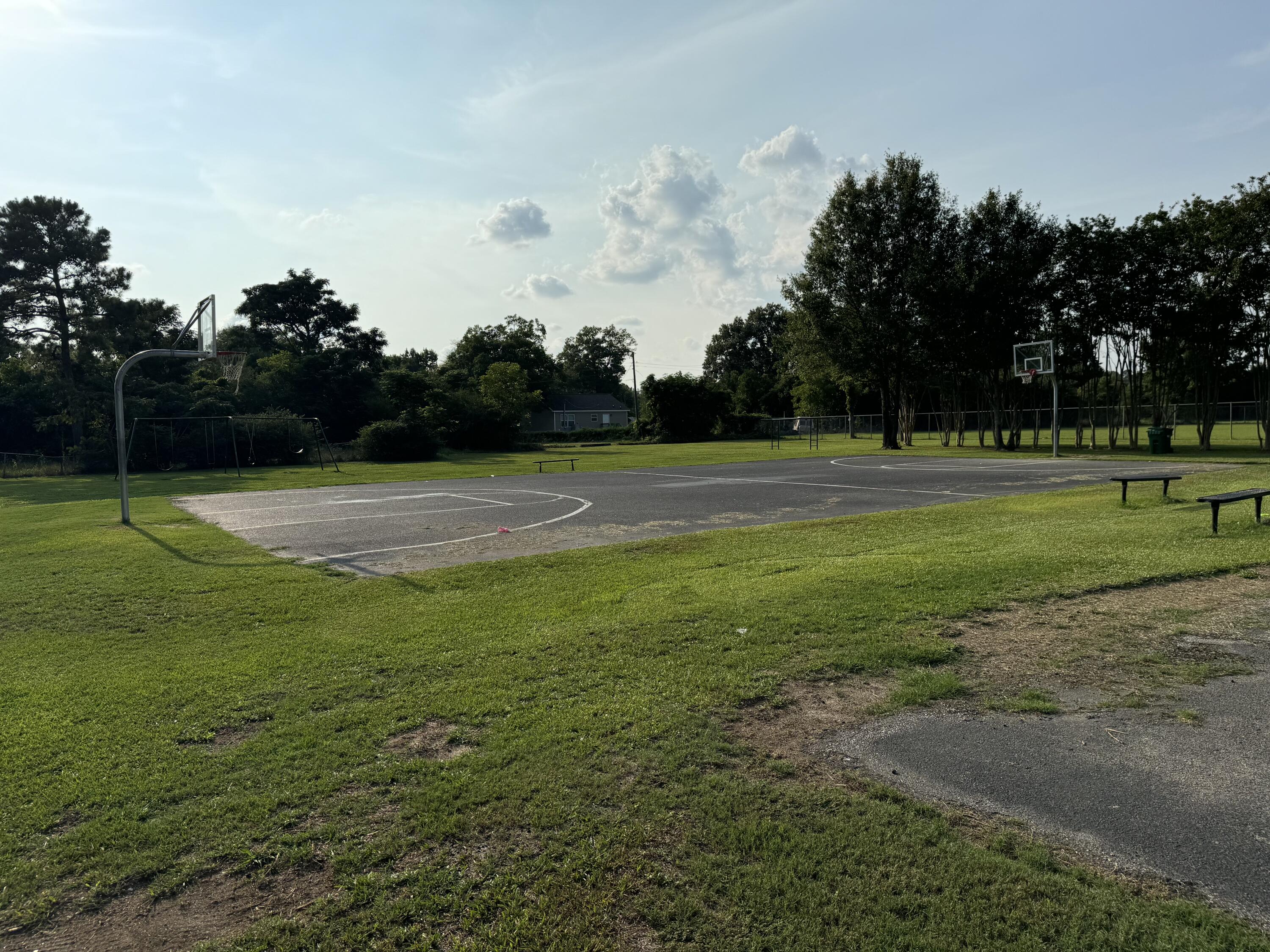 7 J Street Summerton, SC 29148 - Photo 14 of 21 Courts