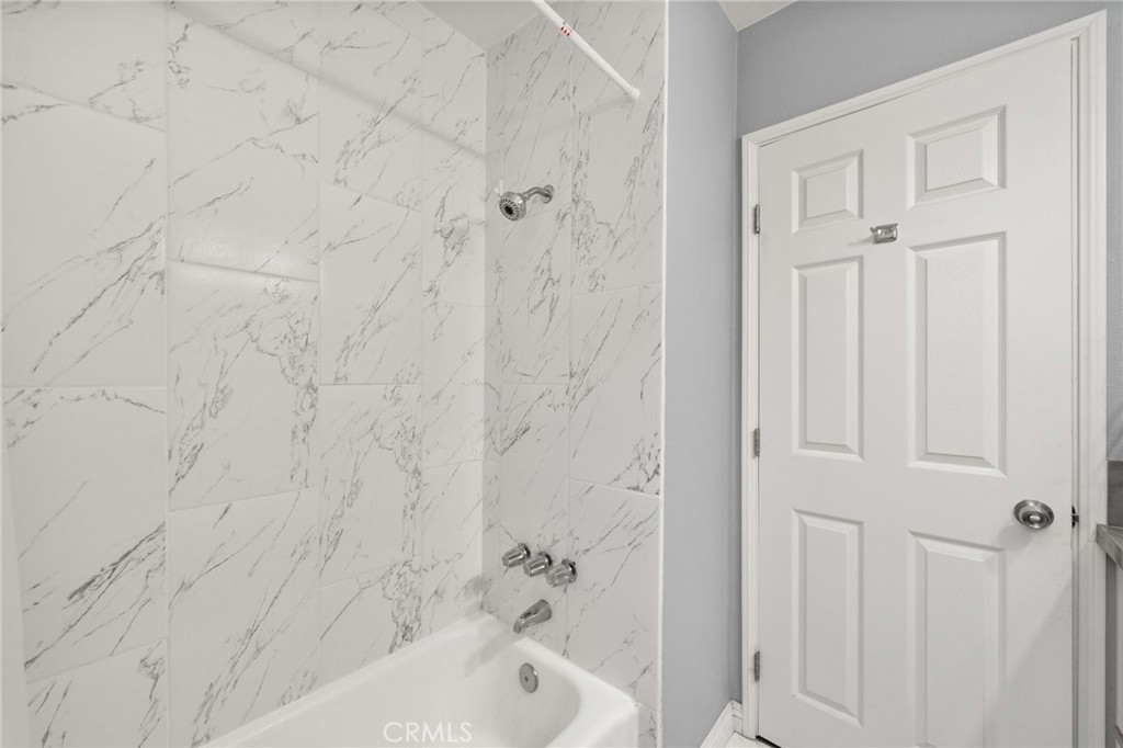 15326 Leffingwell Road Whittier, CA 90604 - Photo 16 of 20 a bathroom with a bathtub