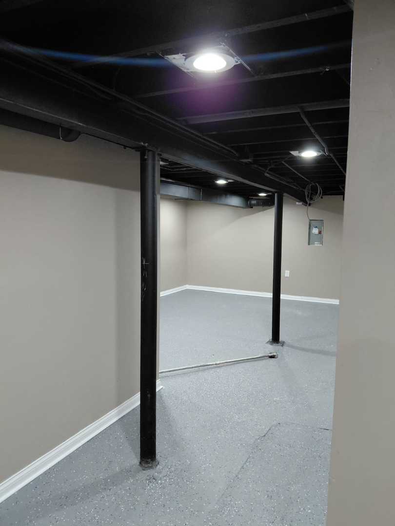 1040 West 92nd Place Chicago, IL 60620 - Photo 23 of 29 a view of empty room