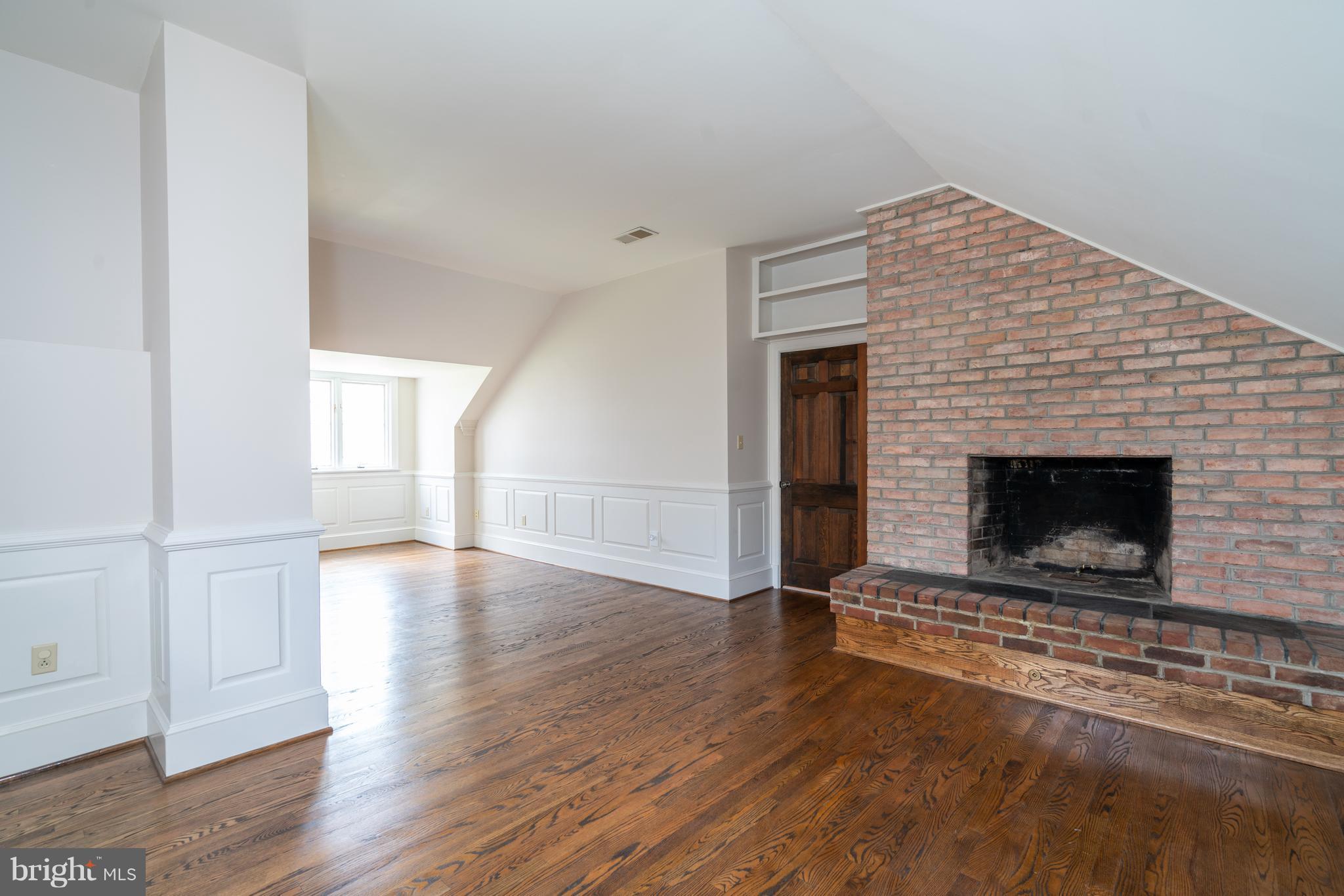 7814 Willowbrook Road Fairfax Station, VA 22039 - Photo 22 of 30 Big and Beautiful Upper Level BONUS room
